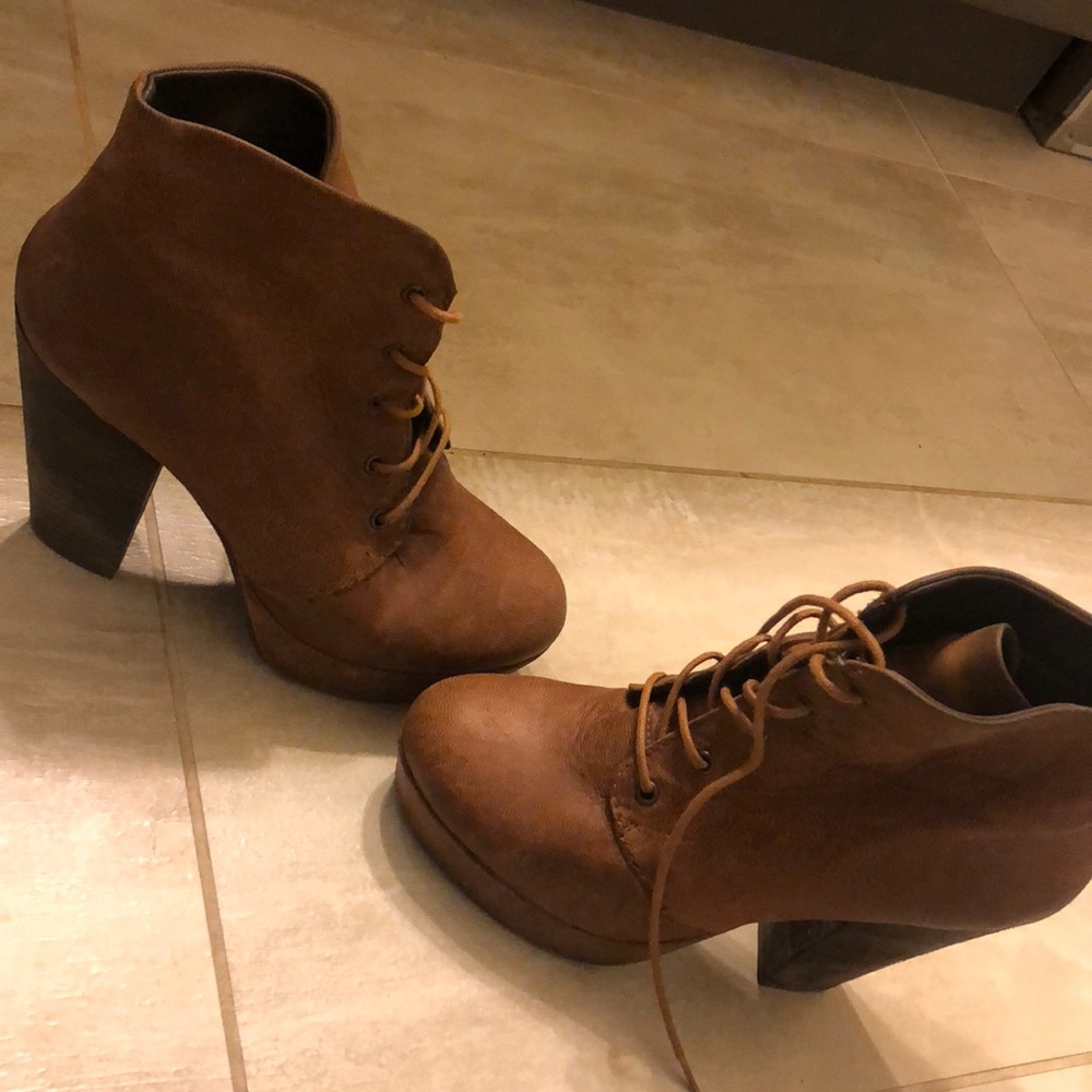 Tan shoes lace up